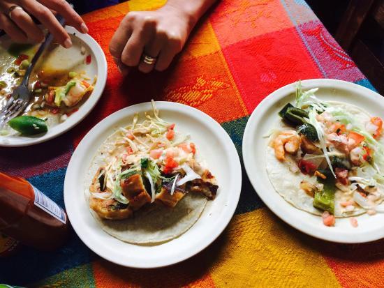 Mariscos Cisneros